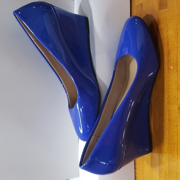 Forever Women's DORIS-22  Faux Leather; Mid Heel; Round Toe Wedge Pumps. Size 8 - Picture 6 of 9